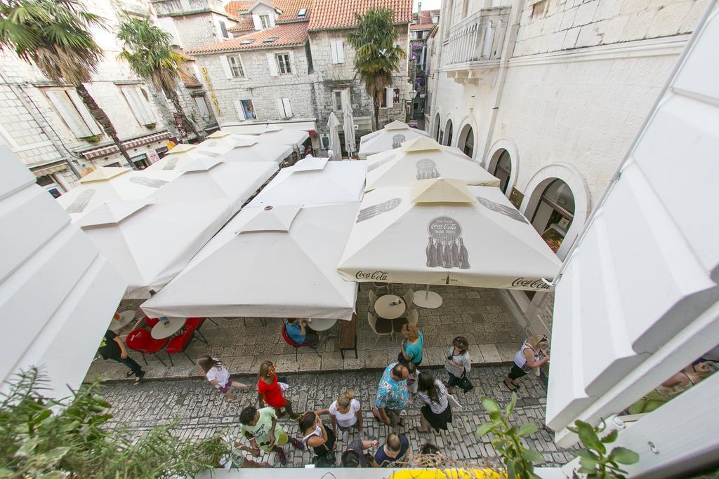 City Hostel Trogir Buitenkant foto